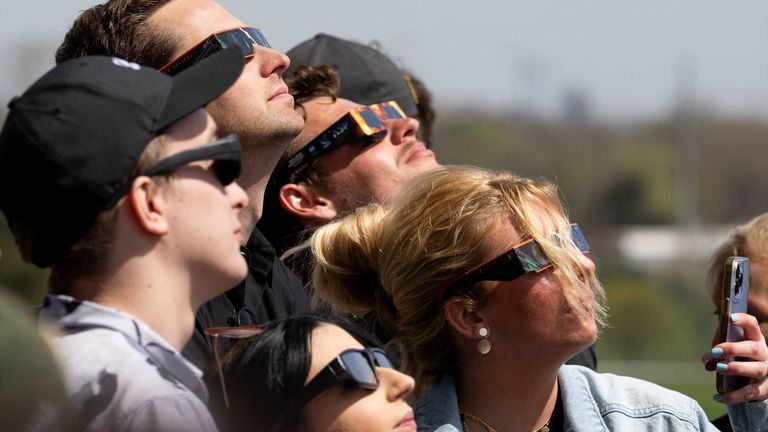 Imagen de archivo de la observaci�n de un eclipse solar