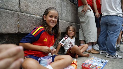 Pantalla gigante en la plaza Mayor de Ourense.