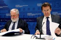 Arias Ca�ete y N��ez Feijoo, tras la reuni�n que mantuvieron ambos ayer en Madrid.