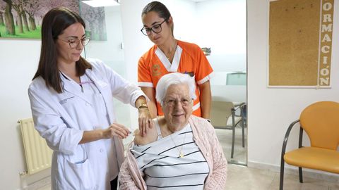 Las primeras personas en vacunarse contra la gripe en septiembre fueron los usuarios de residencias de ancianos, como la de la imagen