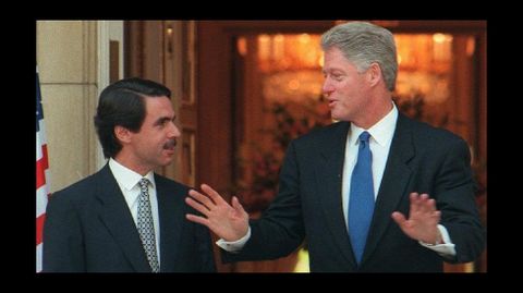 1995 y 1997. Bill Clinton asisti� en 1995 en Madrid a la Cumbre de la UE. Dos a�os despu�s particip� en la Cumbre de la OTAN y visit�  Palma de Mallorca y Granada