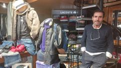 Xes�s Manuel Mosteiro es uno de los comerciantes de Melide que participan en la campa�a provincial