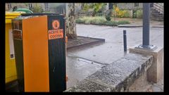 Contenedor para recogida de aceite dom�stico usado en Allariz.