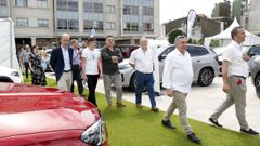 Integrantes de la corporaci�n municipal visitaron la feria acompa�ados de miembros de la asociaci�n de empresarios.