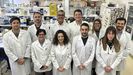 Una investigaci�n liderada por cient�ficos de la Universidad Complutense de Madrid (UCM) ha confirmado que el gen npmA2, generador de bacterias resistentes a los antibi�ticos, ya est� ampliamente diseminado en humanos, animales y el medioambiente a nivel global, al haberse identificado su presencia en seis pa�ses