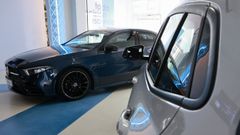 Coches a la venta en un concesionario de Lugo