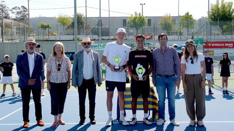 Entrega de trofeos del M15 de Sanxenxo