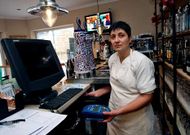 En Lume da Le�a est�n desde el s�bado sin caja registradora, Internet y tarjetero.