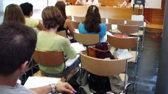 Imagen de archivo. Asistentes a un curso de homeopat�a celebrado en el 2004 en O Caraballi�o (Ourense). 
