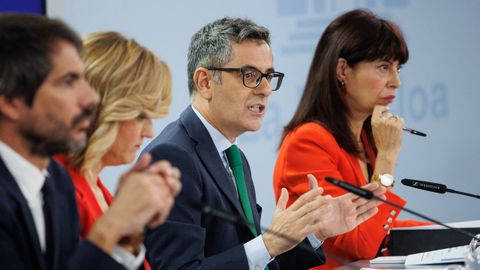 El ministro de Cultura, Ernest Urasun; la ministra de Educacin, Pilar Alegra; el ministro de la Presidencia, Flix Bolaos; y la ministra de Inclusin, Elma Saiz, de izquierda a derecha, ayer en la Moncloa