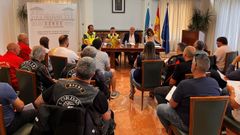 Reunin de escuderas y motoclubs con Abel Losada en la Subdelegacin de Gobierno