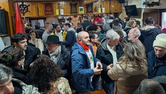 El bar Casa Canalejas se llen� en su fiesta de despedida