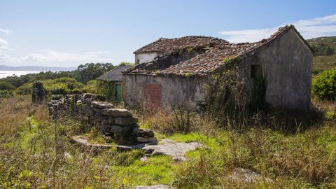 Imagen de una aldea despoblada en Ponteceso.