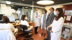 El conselleiro de Sanidade, Julio Garc�a Comesa�a, visit� este mi�rcoles la unidad de coronarias del hospital Montecelo, en Pontevedra