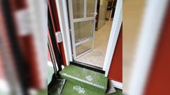 Entra a robar en un restaurante de Oleiros, se asusta por la alarma y solo se lleva una botella de licor