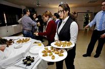 El Carlos Oroza ofreci� ayer la degustaci�n de un aperitivo a base de setas silvestres.