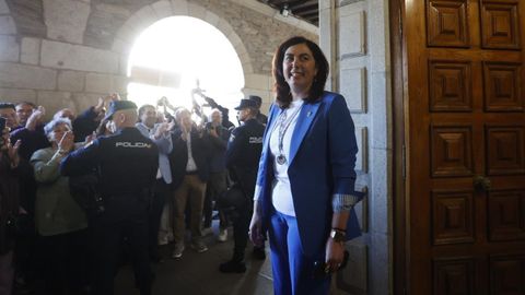 Elena Candia, euf�rica tras ser elegida alcaldesa