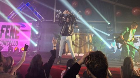 Otro momento de la fiesta de Fene.