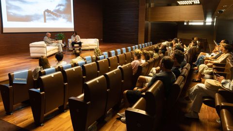 Imagen del acto de presentaci�n de la exposici�n en la sede de AFundaci�n.