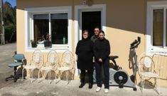 Josefa y su familia han tenido que buscar a los servicios sanitarios a varios metros de su vivienda. 