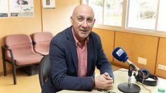 Javier Sar, alcalde de Mux�a, durante su visita a Radio Voz Berganti�os