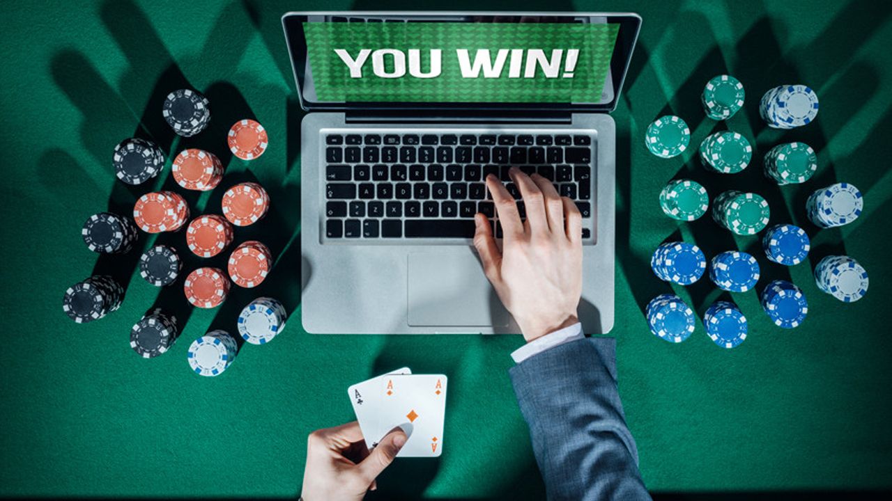 Consumo multa con 30 millones y bloquea seis web ilegales de juego «online»