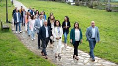 Santos, primero por la derecha, aspira a un nuevo mandato al frente de la corporaci�n de Friol.