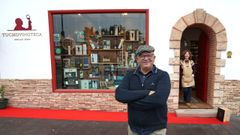 Tucho Sampedro y su mujer, Juana Pazos, regentan la Vinoteca Tucho en Ribeira