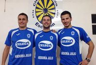 Quiroguita, Pandiani y Rub�n D�az lideran el ataque del Atl�tico Escair�n esta temporada. 