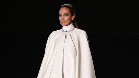 Nieves �lvarez desfila en Par�s con la colecci�n de St�phane Rolland