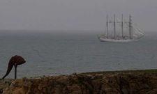 La goleta surc� ayer las aguas de la r�a coru�esa, navegando muy cerca de la Torre.