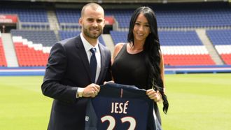 Jes Rodrguez junto a su mujer Aurah Ruiz.Jes Rodrguez junto a su mujer Aurah Ruiz en su presentacin con el PSG en 2016