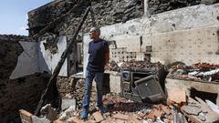 Incendios forestales: Jos Antonio volvi a lo que queda de su casa, destruida por el incendio en A Caridade (Monterrei)
