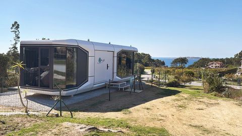 Caslua instalou xa a sa casa cpsula de exposicin no complexo hoteleiro de Cons da Garda (O Grove)