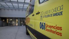 Imagen de archivo de una ambulancia en Boiro