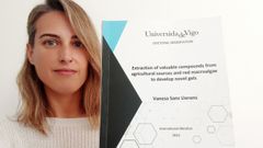 Vanesa Sanz Llor�ns con el estudi� en su tesis doctoral