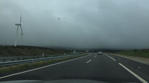 El cierre de la transcant�brica. Est� pendiente la prolongaci�n de la autov�a hacia Santiago y la soluci�n al problema de la niebla.