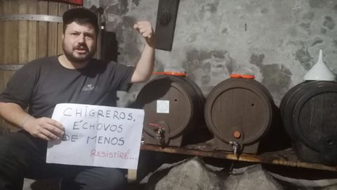 Aitor García, alcalde de Bimenes, manda desde su casa un mensaje de ánimo a los hosteleros del concejo