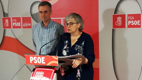 Iv�n Fern�ndez Ardura y Ana Gonz�lez, en la Casa del Pueblo