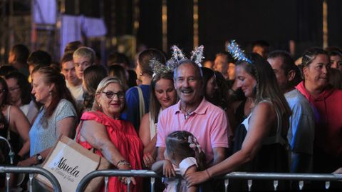 Familias enteras fueron a la Compaa a disfrutar de la segunda noche de las fiestas de agosto de Monforte