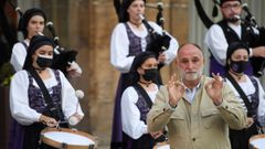 El cocinero Jos� Andr�s, al frente de la World Central Kitchen, posa para los medios a su llegada este martes a Oviedo donde el viernes recibir� el Premio Princesa de Asturias de Cooperaci�n Internacional 202