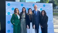 Carlos Guti�rrez Amor�s y su familia, en la inauguraci�n de su nueva cl�nica oftalmol�gica en la calle Posse de A Coru�a