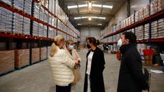 Las 268 toneladas de alimentos fueron entregados en la nave de Cruz Roja en Barro