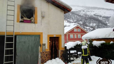 Incendio en una casa en Caso