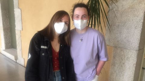 Noa Lopez y Andrea Castro, alumnas del IES As Telleiras, quieren hacer Enfermer�a