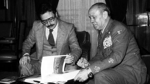 El presidente de la Diputaci�n de A Coru�a, Enrique Marfany Oanes, junto a Luis Torres Rojas, gobernador militar de A Coru�a, en 1980. Torres tambi�n se reuni� ese d�a con Domingos Merino, alcalde de A Coru�a.