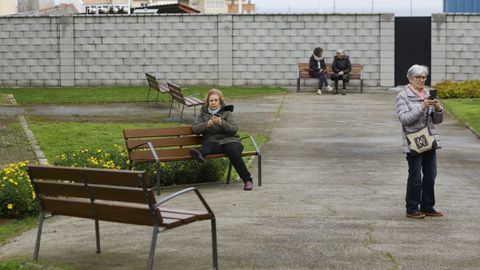 Vecinas del Agra, ayer en el parque del Observatorio