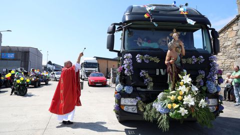 Misa de San Cristobal en la capilla de San Bartolom de Rianxo   bendicion de vehiculos y  procesin
