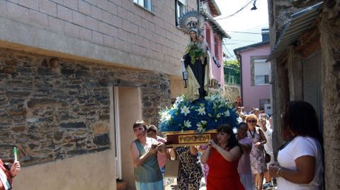 Foto de archivo de la procesión por Vilela.