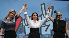 De izquierda a derecha, Veronika Tsepkalo, Svetlana Tijan�vskaya y Mar�a Kol�snikova